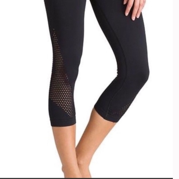 Athleta Pants - Athleta Breakthrough Laser Cut Tights Size XS